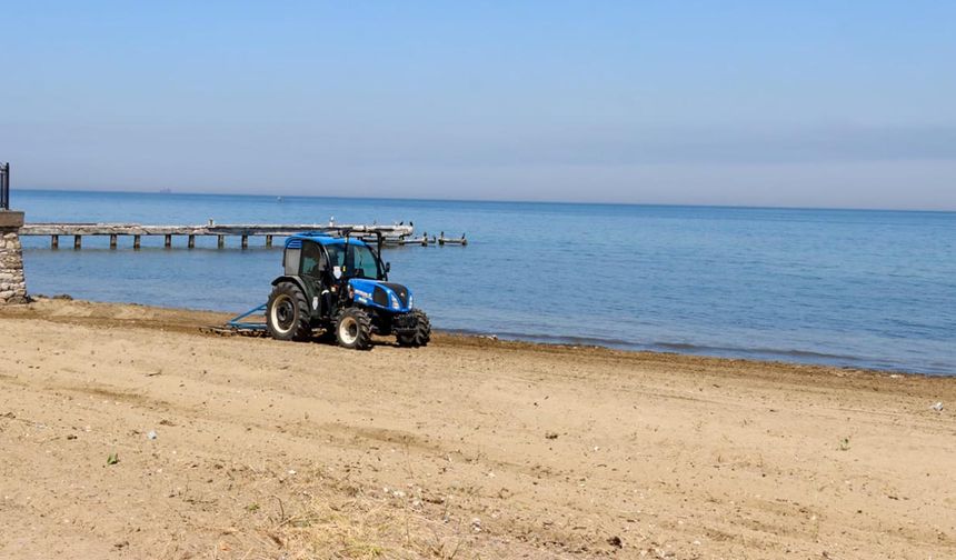 Yalova Belediyesi’nden Sahillerde Temizlik