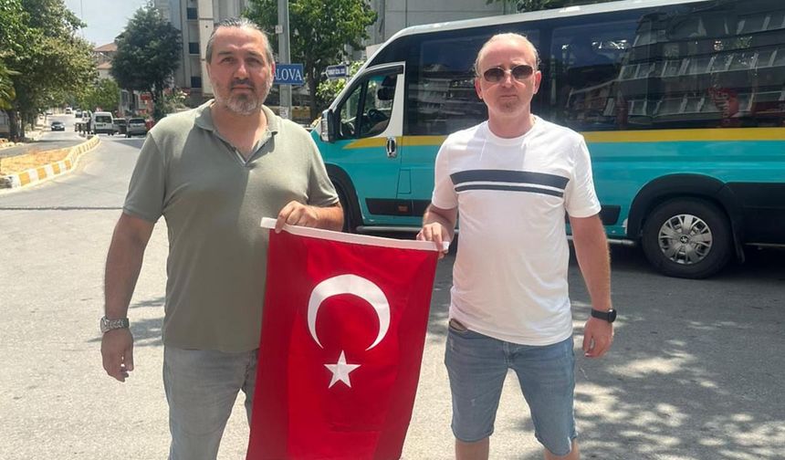 Her Eve Bir Bayrak