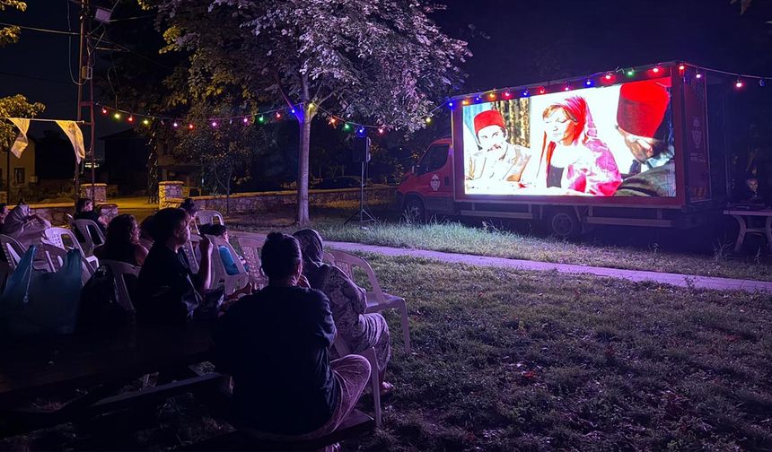 Açık Havada Sinemanın İlk Köy Durağı Soğucak Oldu