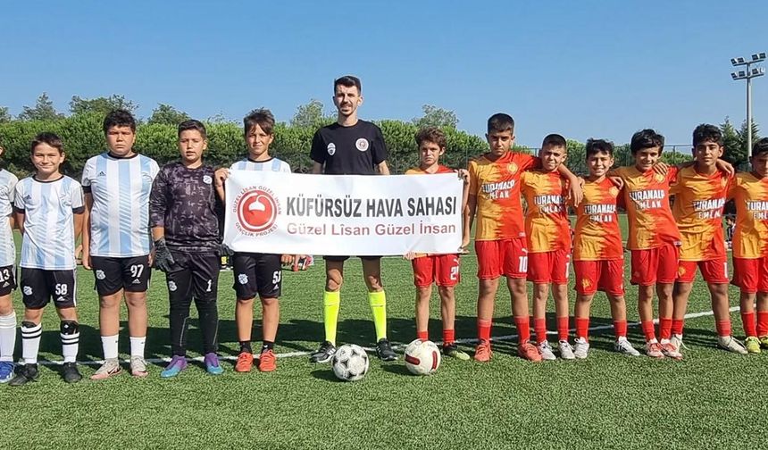 Küfürsüz Hava Sahası Gençlik Hareketi Futbol Turnuvası’nda Şampiyon Kadıköy