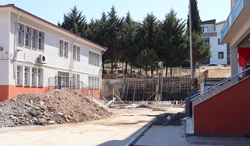 Okul Bahçesi İnşaat Alanına Döndü