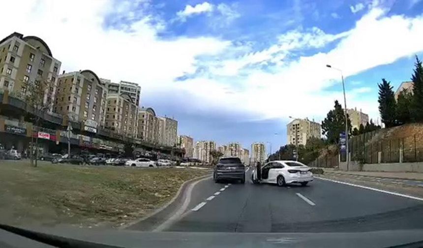 Başakşehir'de Yol Verme Kavgasında Akıl Almaz Olay
