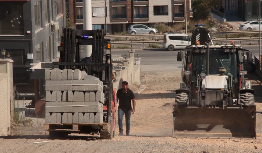 Parke Yol Çalışmaları Aralıksız Devam Ediyor