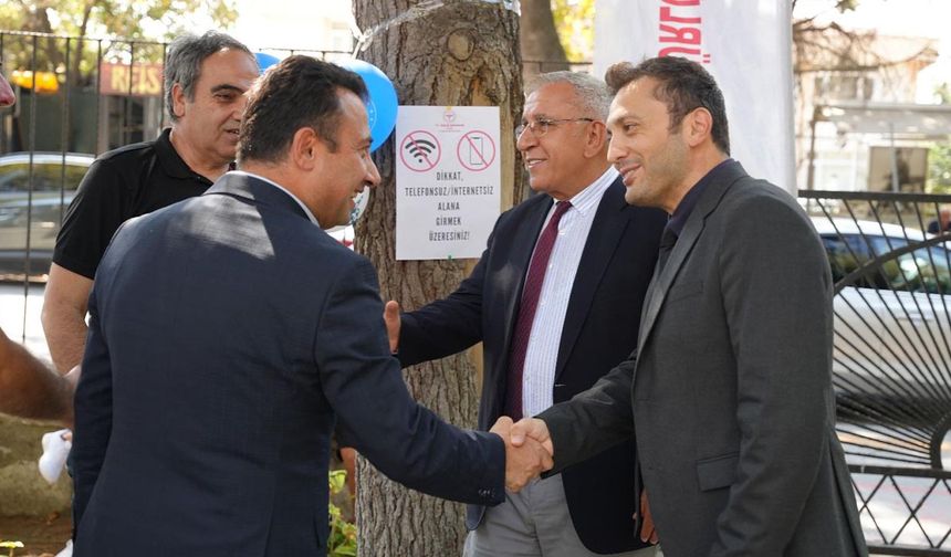 Halk Sağlığı Haftası’nda Gençlere “Dijital Dünyanı Yönet, Hayatı Kaçırma” Mesajı!