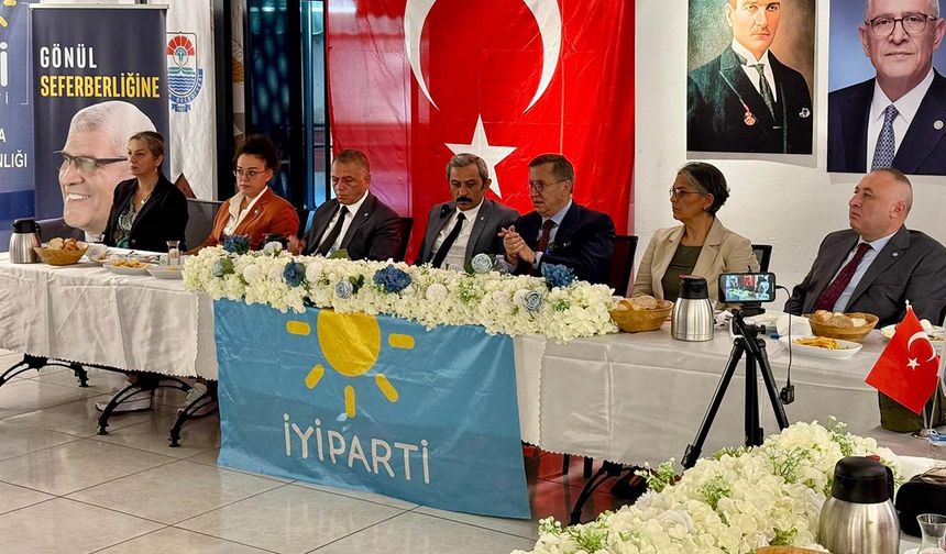 İYİ Parti 77 İlde Sahaya Çıktı, Yalova Temsilcileri Vatandaşlarla Buluştu