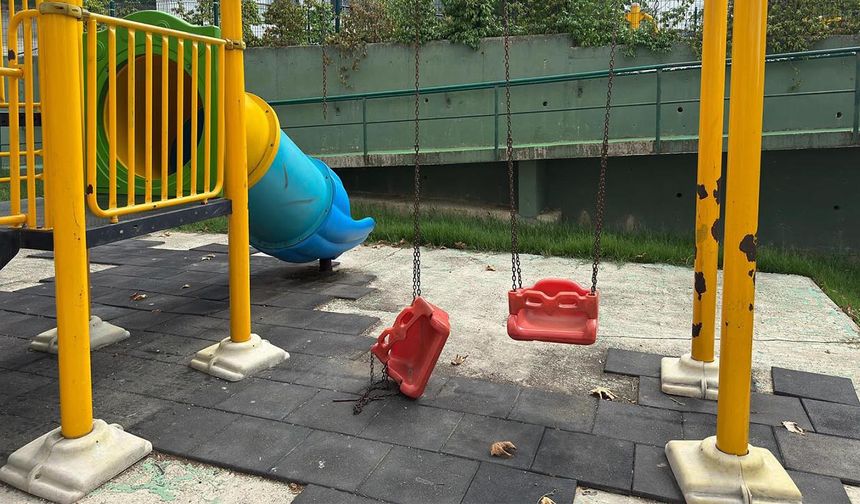 Kadıköy’de Parklara Hasar Verildi