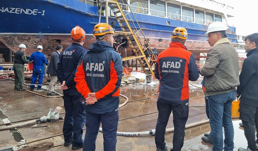Altınova Tersanesinde Korkutan Yangın