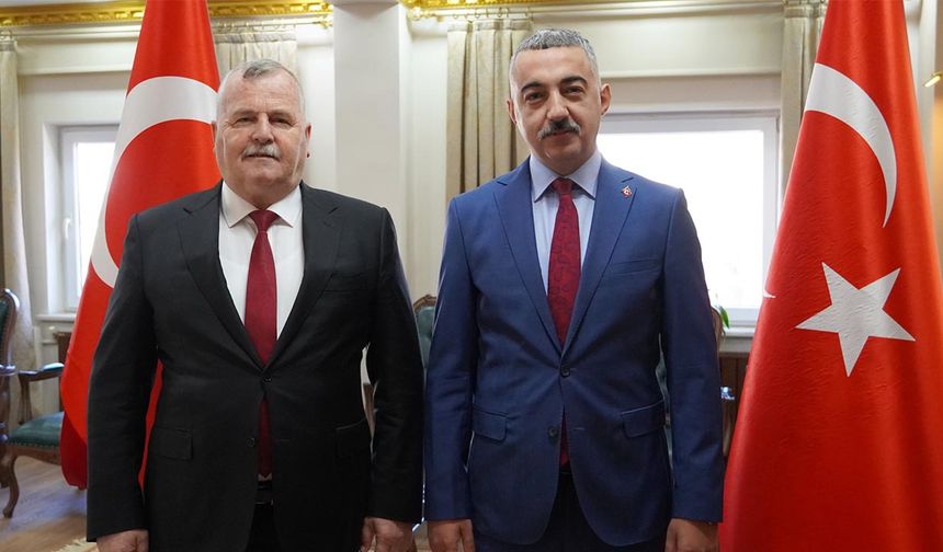 Armutlu’da Cumhuriyet Bayramı Tebrikleri Kabul Edildi