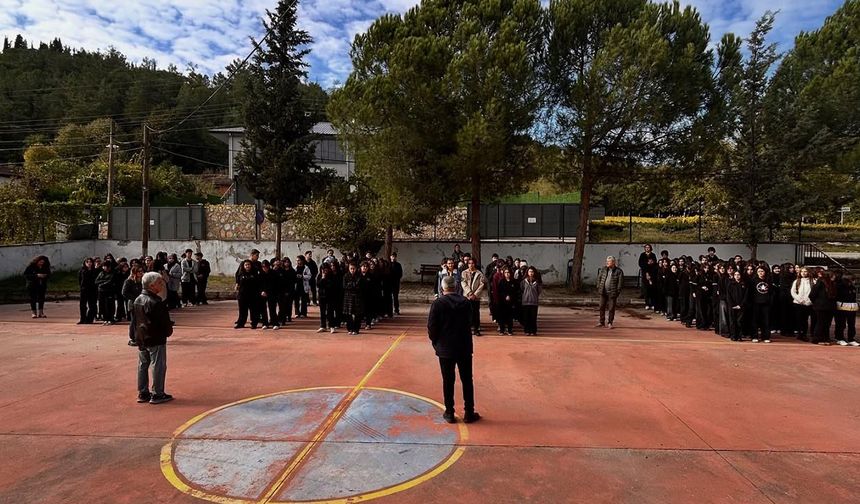 Güzel Sanatlar Lisesi’nde Deprem Tatbikatı Gerçekleştirildi