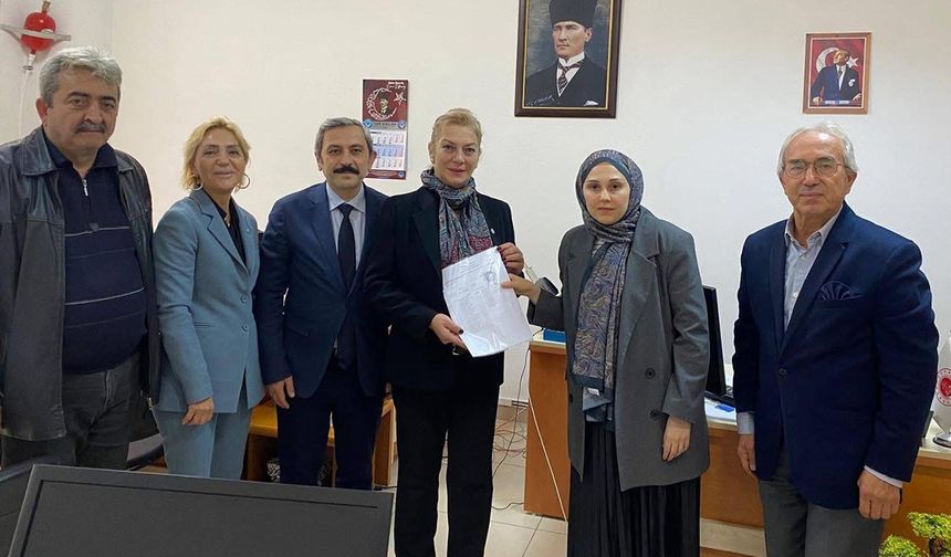 İYİ Parti Yalova’da Yeni Merkez İlçe Yönetimi Mazbatasını Aldı