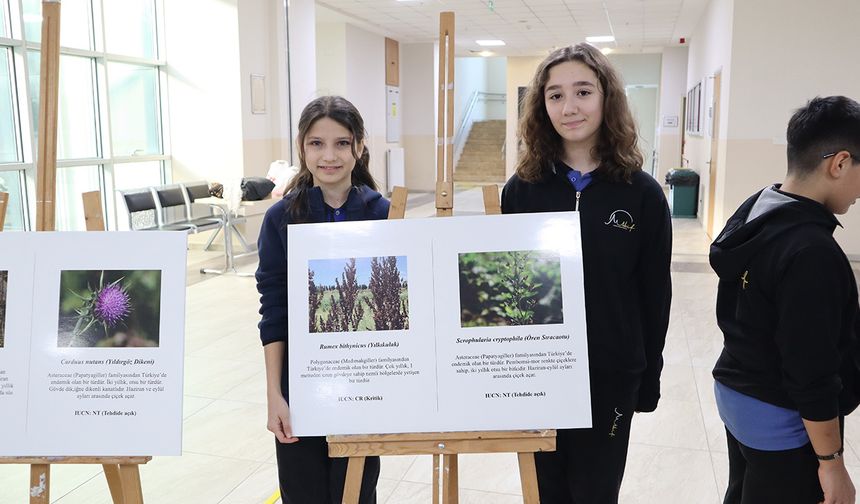 Mehmet Akif Ersoy Ortaokulu Öğrencileri, Endemik Bitkileri Bu Kez Yalova Üniversitesi’nde Tanıttı
