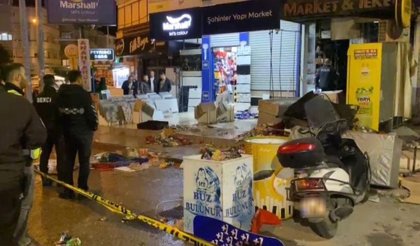 Ailesine Ait Tekel Bayisini Benzin Döküp Ateşe Verdi: 2 Yaralı