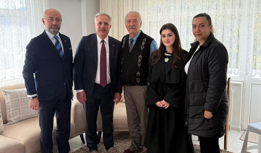 Başkan Acar’dan Emekli Öğretmen Mümin Kayar’a 24 Kasım Ziyareti