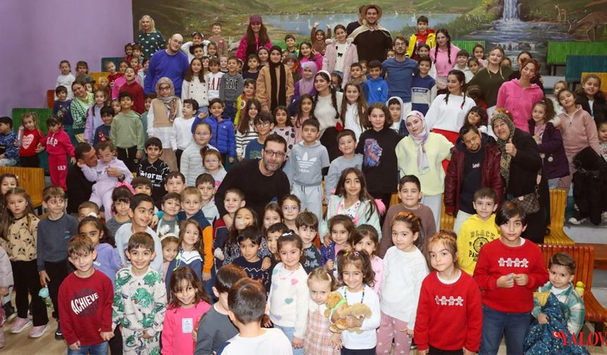 Yalova Belediyesi’nden Miniklere Tiyatro Keyfi