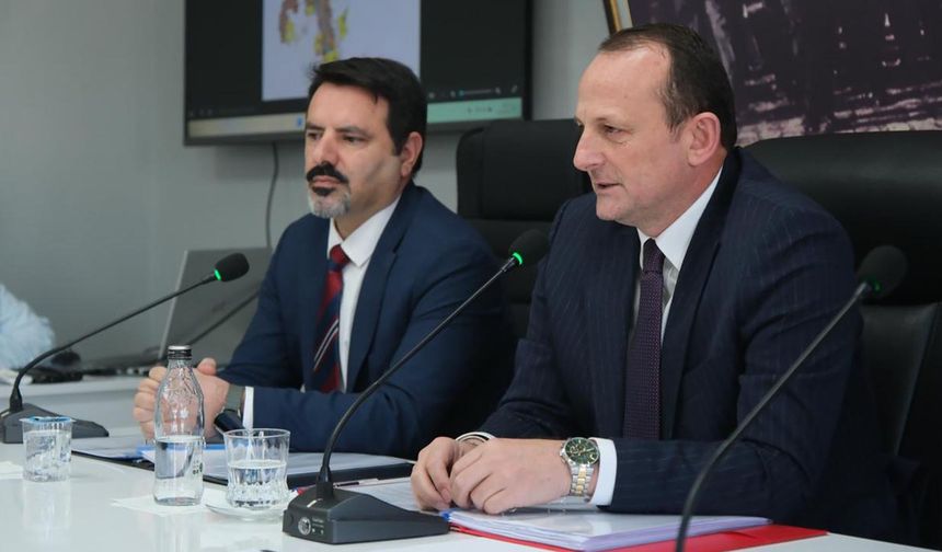 Çiftlikköy Belediyesi Armutlu’ya Araç Hibe Edecek