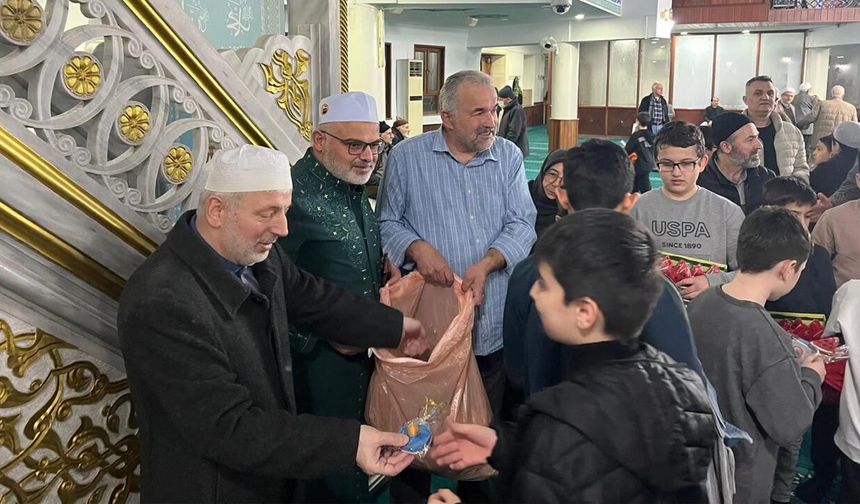Miniklere Cami Sevgisi Aşılandı