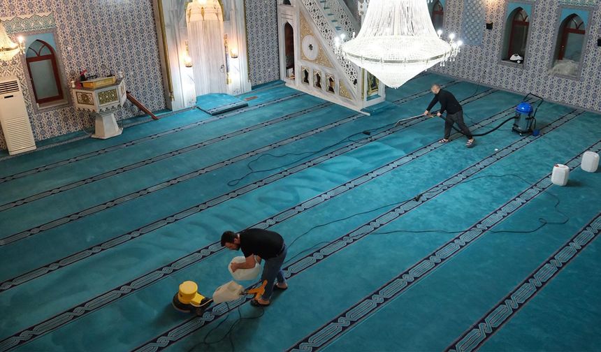 Altınova’da Camiler Ramazan Ayına Hazır