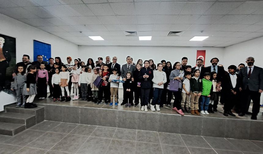 “Rüyalar Ülkesi: Ailemle Farklı Dünyalar” Resim Yarışması Ödül Töreni Yapıldı