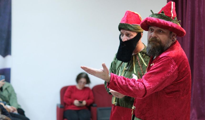 Dev Gölge Karagöz ile Hacivat Çiftlikköy’de Çocuklarla Buluşuyor