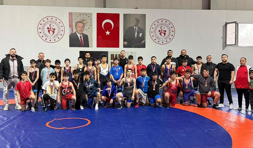 Altınovalı Pehlivanlardan Büyük Başarı