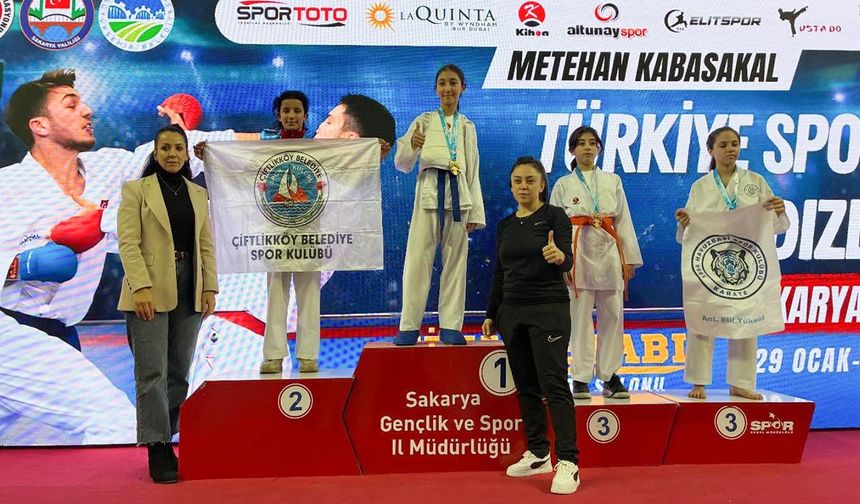 Çiftlikköy Karatecileri Yıldızlar Ligi’ne Damga Vurdu