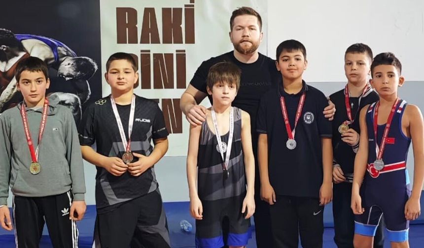 Grup Müsabakalarına Katılma Hakkı Kazandılar