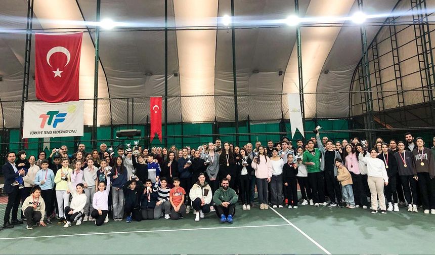 Yalova Tenis Spor Kulübü İki Turnuvayı Başarıyla Tamamladı