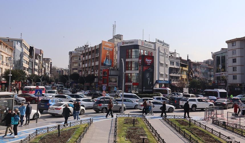 Yalova’da Bayram Telaşı: Çarşı Doldu Taştı
