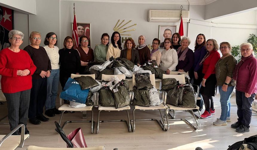 CHP’li Kadınlardan Çocuklara Bayram Hediyesi