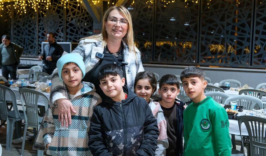 Yalova Altınova’da Gönül Sofrası: 3 Bin Kişi Aynı İftarda Buluştu