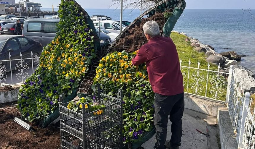 Özgürlük Parkı’nda Kelebek Motifi Çiçeklerle Yenilendi