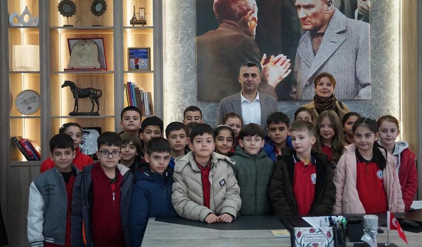 Kadıköy’de Minik Öğrencilerden Belediyeye Anlamlı Ziyaret