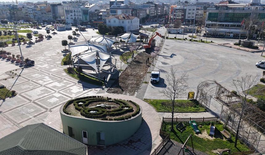 Yalova Meydanı Yenileniyor