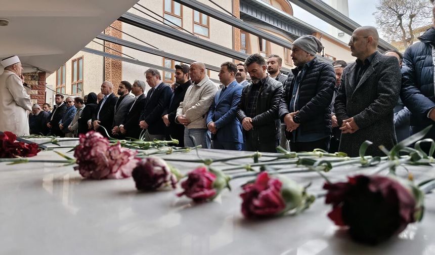 Saldırıda Ölen Öğretmen Ve Öğrenciler İçin Gıyabi Cenaze Namazı Kılındı