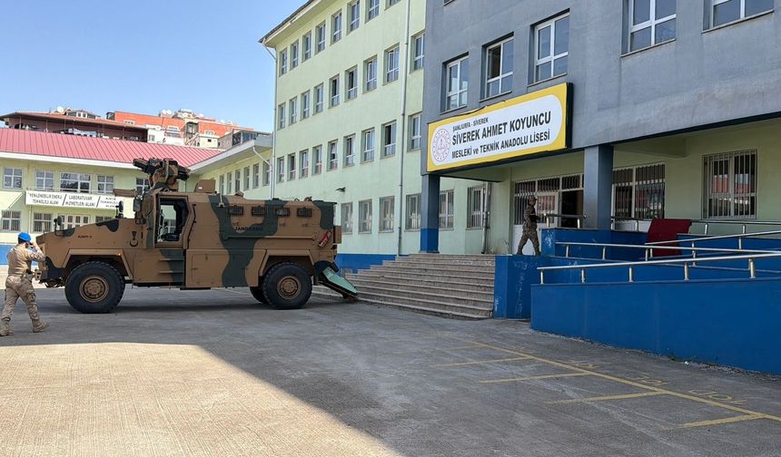 Şanlıurfa'da Lisede Silahlı Saldırı