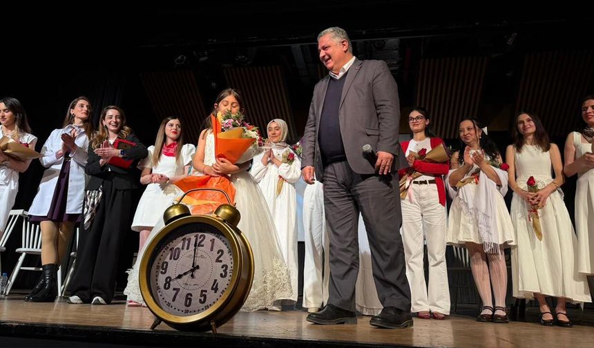 Yalovalı Kadınlar Performansı Ayakta Alkışlandı