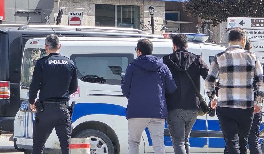 Yalova Meydanı Karıştı: Gizli Çekim Yaptı, Kurtulamadı