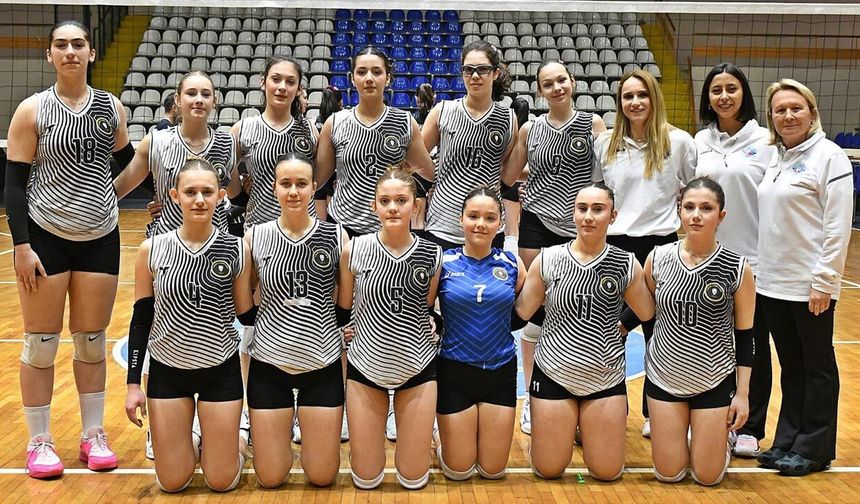 Filede Çiftlikköy’ün Yıldız Kızları Yarı Final Etabı İçin Parkede