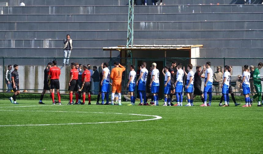 Güle Oynaya Fıstıklı Kazandı