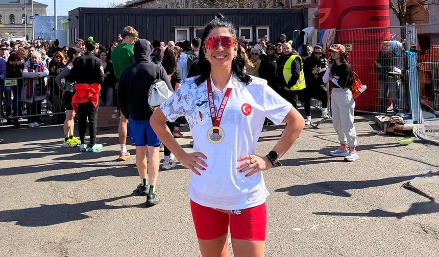 Yalova Üniversitesi Spor Kulübü Prag Yarı Maratonu'nda