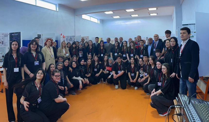 Altınova’da TÜBİTAK 4006 Coşkusu