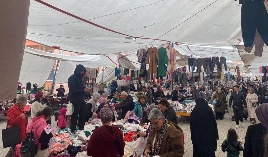 Çiftlikköy’de Hesaplı Alışverişin Kalbi Bu Pazarda Atıyor