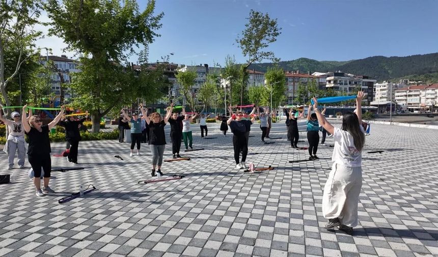 Çınarcıklı Kadınlar Güne Sporla ‘Merhaba’ Diyor