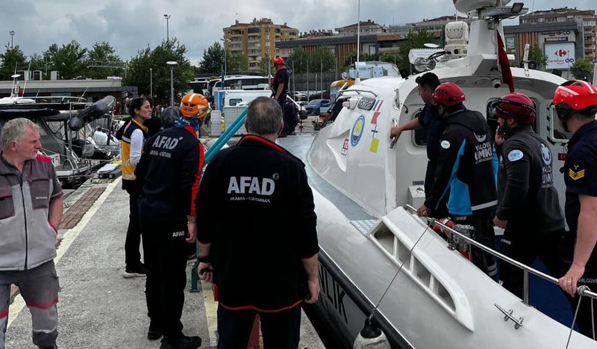 Marmara Denizi'nde Gemiden Düşen Kişi Tahliye Edildi