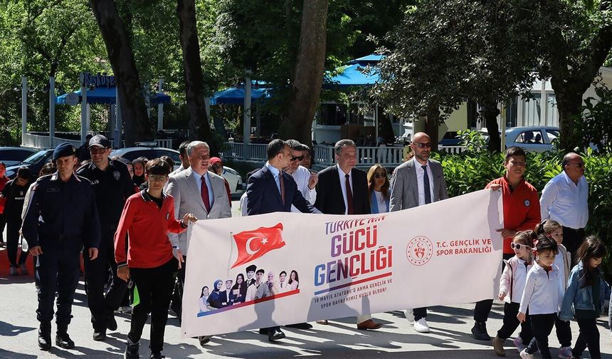Termal’de 19 Mayıs Korteji