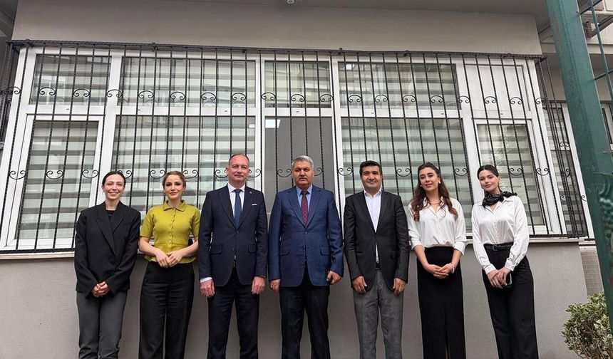 Yılmaz Delen Yeşilay Danışmanlık Merkezi’ni Ziyaret Etti