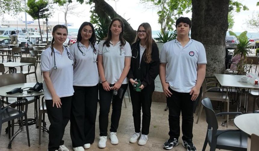 Genç Sağlıkçılar Çınarcık’ta Sahaya İndi