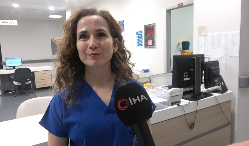 Sıdıka Hemşire 25 Yıldır Hastalarına Şefkatle Yaklaşıyor