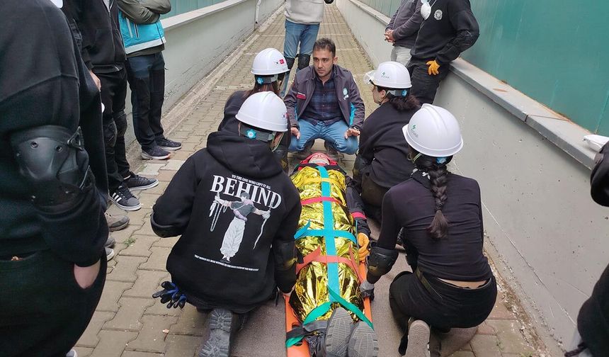 Yalova’da UMKE ve AFAD’dan Öğrencilere Arama Kurtarma Eğitimi
