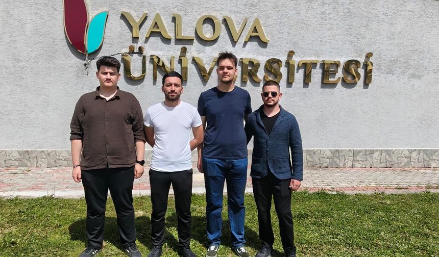 Yalova Üniversitesi Öğrencileri Çocuklar İçin Kütüphane Kuruyor